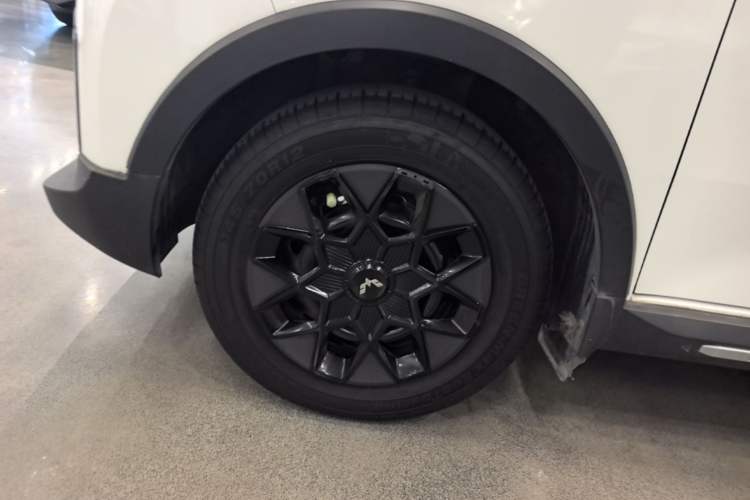 Used Wuling Hongguang MINIEV 2022 GAMEBOY 200km Gaming Edition with Lithium Iron Phosphate Left Front Wheel Hub