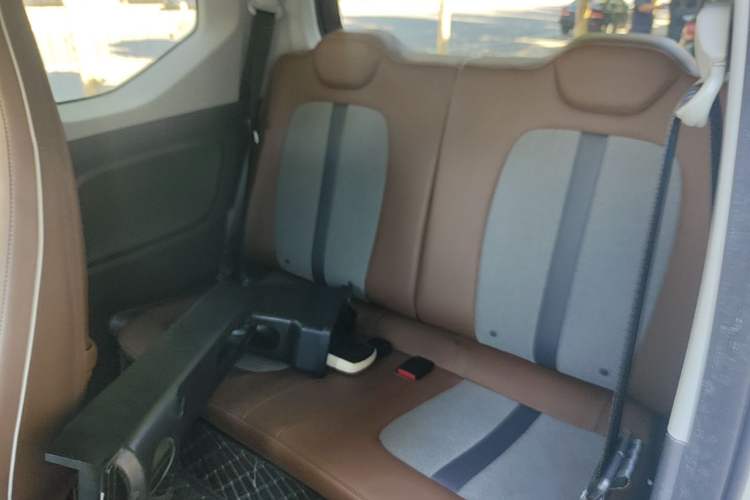 Used Wuling Hongguang MINIEV 2022 GAMEBOY 200km Gaming Edition with Lithium Iron Phosphate Left Rear Seat