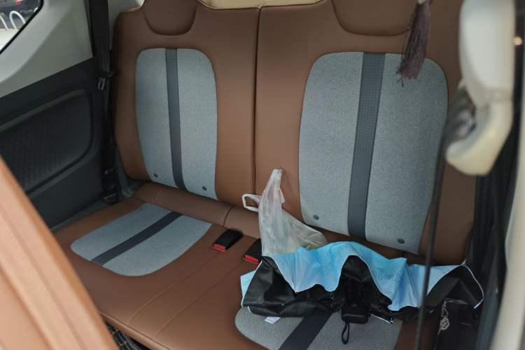 Used Wuling Hongguang MINIEV 2022 GAMEBOY 300km Enthusiast Model with Lithium Iron Phosphate Left Rear Seat