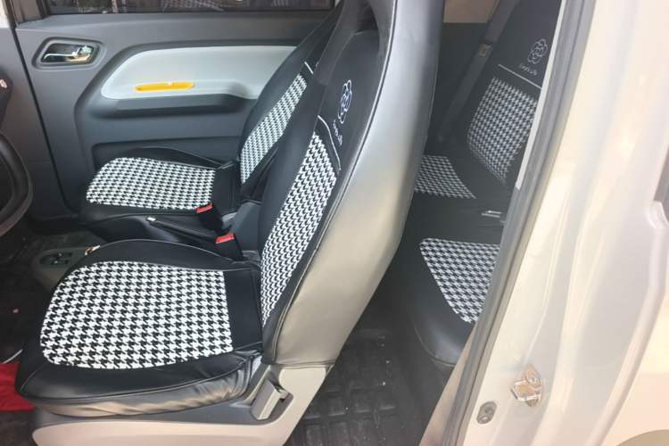 Used Wuling Hongguang MINIEV 2022 Macaron Premium Model – Lithium Iron Phosphate Left Rear Seat