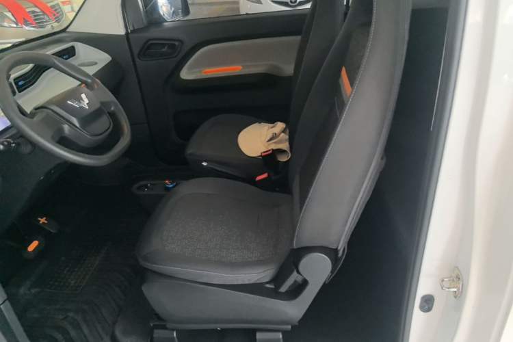 Used Wuling Hongguang MINIEV 2022 Zizai Version Lithium Iron Phosphate Left Rear Seat