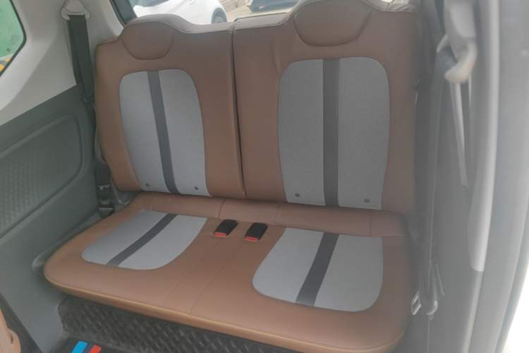 Used Wuling Hongguang MINIEV 2022 GAMEBOY 200km Gaming Edition with Lithium Iron Phosphate Left Rear Seat