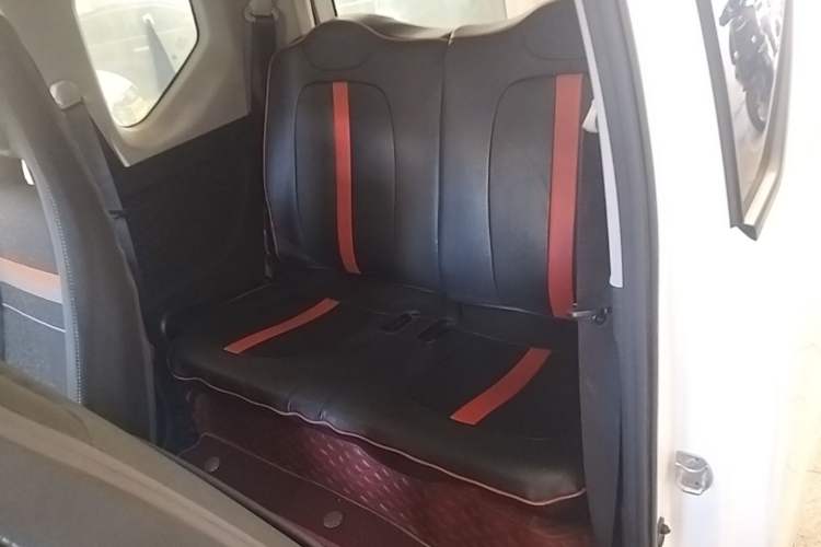 Used Wuling Hongguang MINIEV 2022 Macaron Premium Model – Lithium Iron Phosphate Left Rear Seat