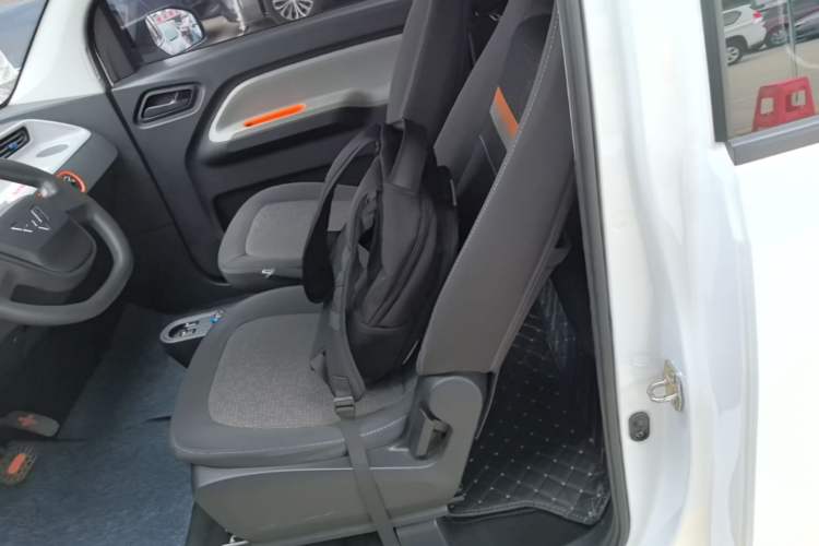 Used Wuling Hongguang MINIEV 2022 Zizai Version Lithium Iron Phosphate Left Rear Seat