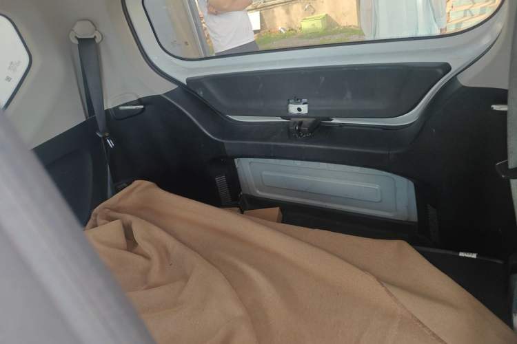 Used Wuling Hongguang MINIEV 2022 Zizai Version Lithium Iron Phosphate Left Rear Seat