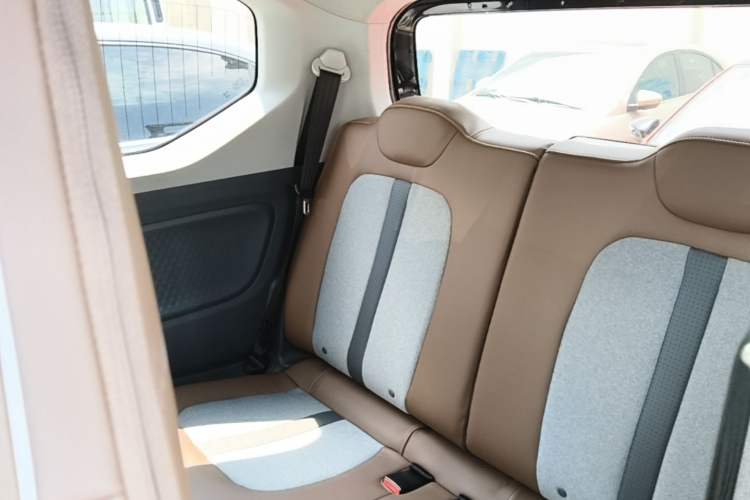 Used Wuling Hongguang MINIEV 2022 GAMEBOY 300km Enthusiast Model with Lithium Iron Phosphate Left Rear Seat