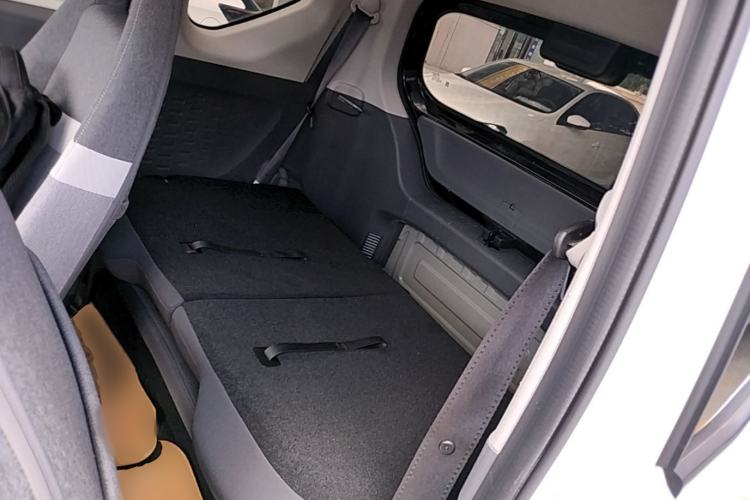 Used Wuling Hongguang MINIEV 2022 Macaron Fashion Edition Lithium-Nickel-Cobalt-Alpha-oxide Left Rear Seat