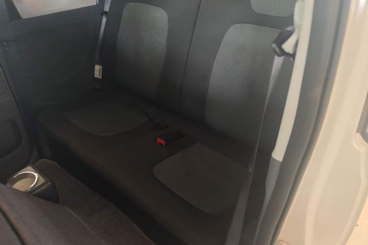 Used Wuling Hongguang MINIEV 2022 Macaron Premium Model – Lithium Iron Phosphate Left Rear Seat