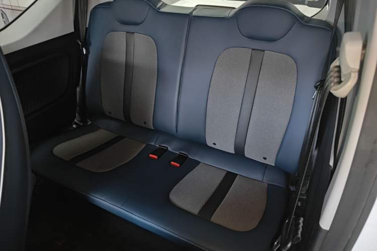 Used Wuling Hongguang MINIEV 2022 GAMEBOY 300km Enthusiast Model with Lithium Iron Phosphate Left Rear Seat