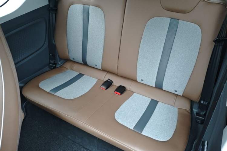 Used Wuling Hongguang MINIEV 2022 GAMEBOY 200km Gaming Edition with Lithium Iron Phosphate Left Rear Seat