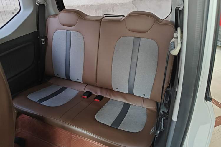 Used Wuling Hongguang MINIEV 2022 GAMEBOY 200km Gaming Edition with Lithium Iron Phosphate Left Rear Seat