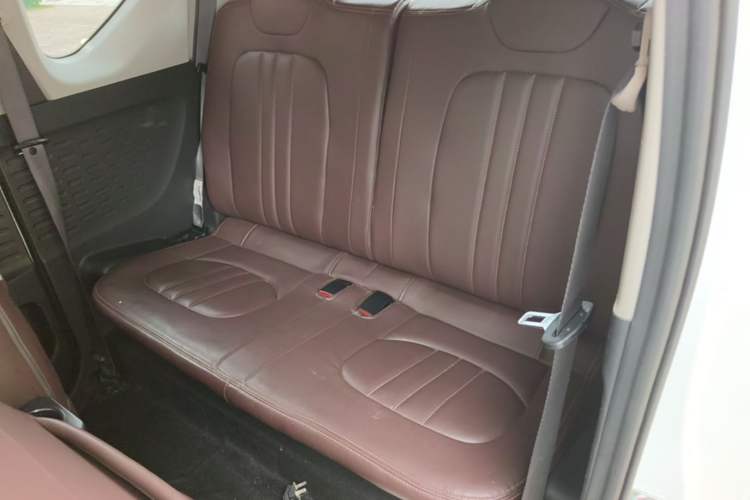 Used Wuling Hongguang MINIEV 2022 Zizai Version Lithium Iron Phosphate Left Rear Seat