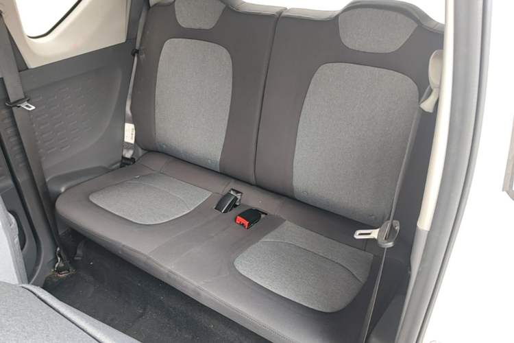 Used Wuling Hongguang MINIEV 2022 Macaron Premium Model – Lithium Iron Phosphate Left Rear Seat