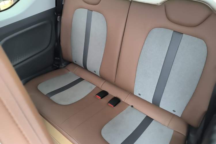 Used Wuling Hongguang MINIEV 2022 GAMEBOY 200km Gaming Edition with Lithium Iron Phosphate Left Rear Seat