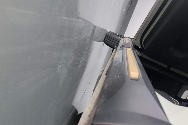 Used Wuling Hongguang MINIEV 2022 GAMEBOY 200km Gaming Edition with Lithium Iron Phosphate Left Side Sill