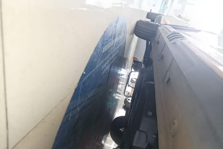 Used Wuling Hongguang MINIEV 2022 GAMEBOY 200km Gaming Edition with Lithium Iron Phosphate Left Side Sill