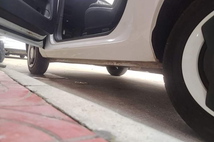 Used Wuling Hongguang MINIEV 2022 Zizai Version Lithium Iron Phosphate Left Side Sill