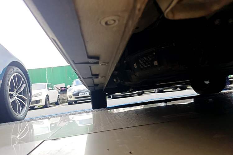 Used Wuling Hongguang MINIEV 2022 GAMEBOY 200km Gaming Edition with Lithium Iron Phosphate Left Side Sill