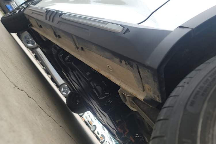 Used Wuling Hongguang MINIEV 2022 GAMEBOY 200km Gaming Edition with Lithium Iron Phosphate Left Side Sill