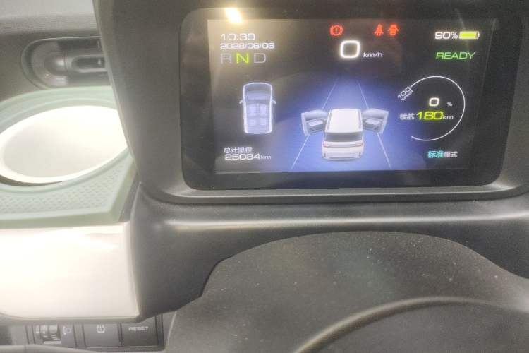 Used Wuling Hongguang MINIEV 2022 GAMEBOY 200km Gaming Edition with Lithium Iron Phosphate Odometer Close Up