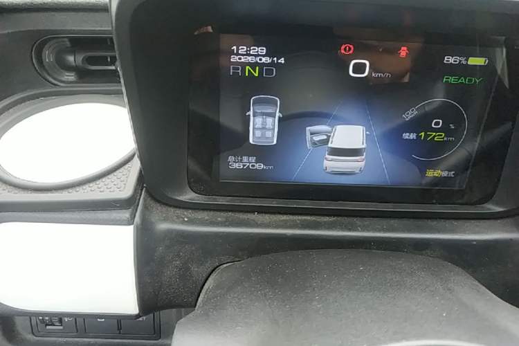 Used Wuling Hongguang MINIEV 2022 GAMEBOY 200km Gaming Edition with Lithium Iron Phosphate Odometer Close Up
