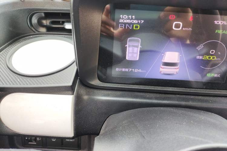 Used Wuling Hongguang MINIEV 2022 GAMEBOY 200km Gaming Edition with Lithium Iron Phosphate Odometer Close Up