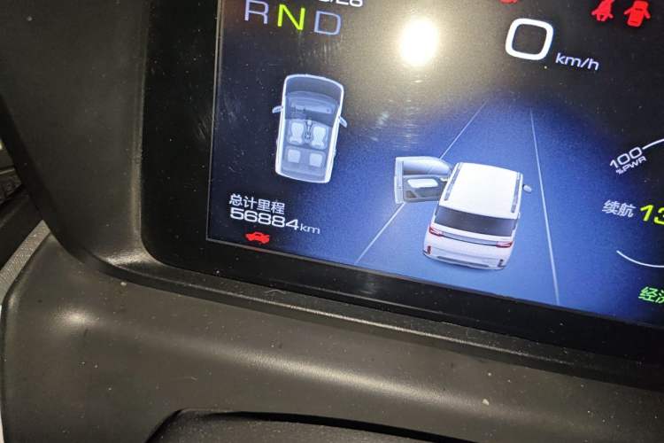 Used Wuling Hongguang MINIEV 2022 GAMEBOY 200km Gaming Edition with Lithium Iron Phosphate Odometer Close Up
