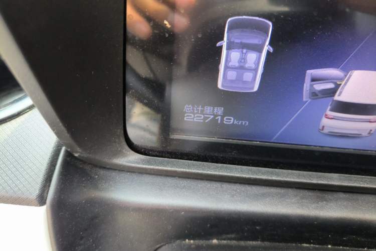 Used Wuling Hongguang MINIEV 2022 GAMEBOY 200km Gaming Edition with Lithium Iron Phosphate Odometer Close Up