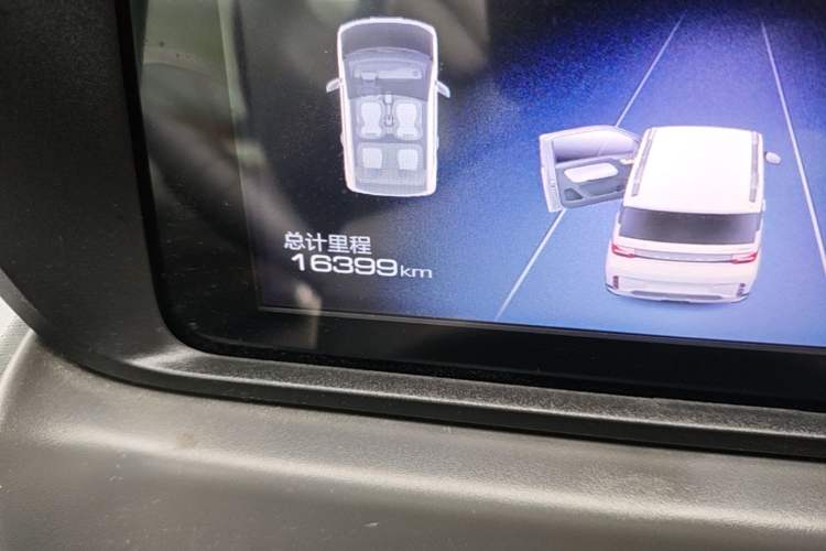 Used Wuling Hongguang MINIEV 2022 GAMEBOY 200km Gaming Edition with Lithium Iron Phosphate Odometer Close Up