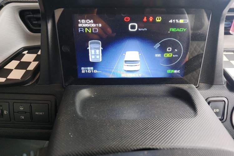 Used Wuling Hongguang MINIEV 2022 Enjoy Edition Lithium-Ion Battery Odometer Close Up