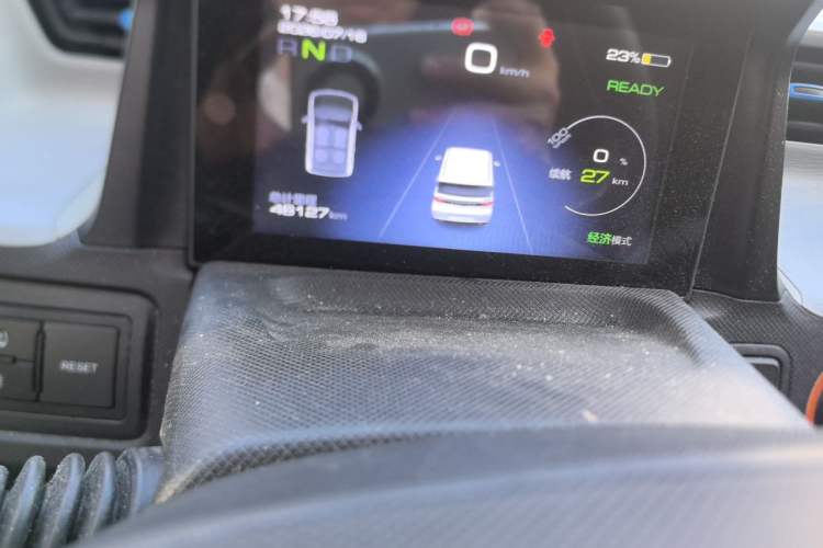 Used Wuling Hongguang MINIEV 2022 Zizai Version Lithium Iron Phosphate Odometer Close Up