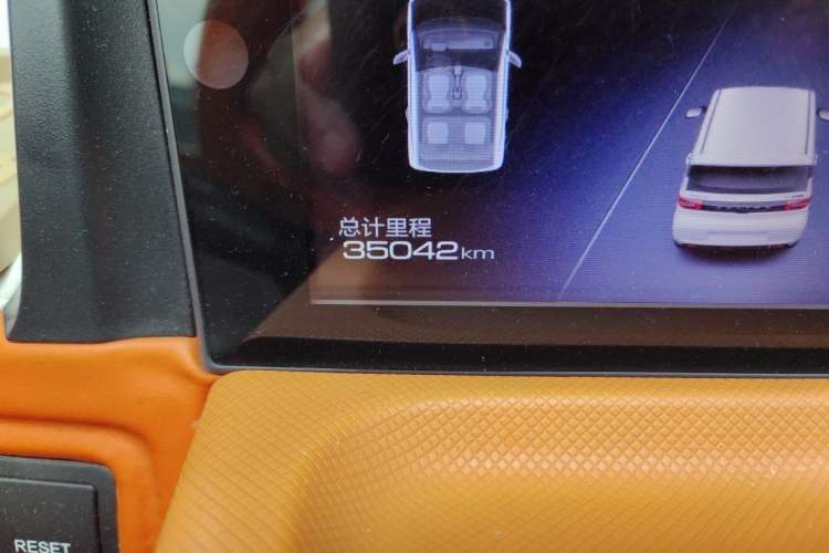 Used Wuling Hongguang MINIEV 2022 Macaron Premium Model – Lithium Iron Phosphate Odometer Close Up