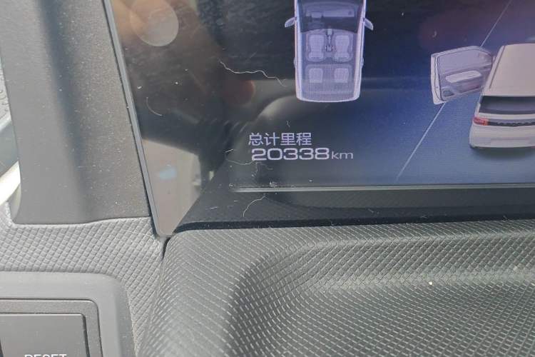 Used Wuling Hongguang MINIEV 2022 Macaron Fashion Model Lithium Iron Phosphate Odometer Close Up