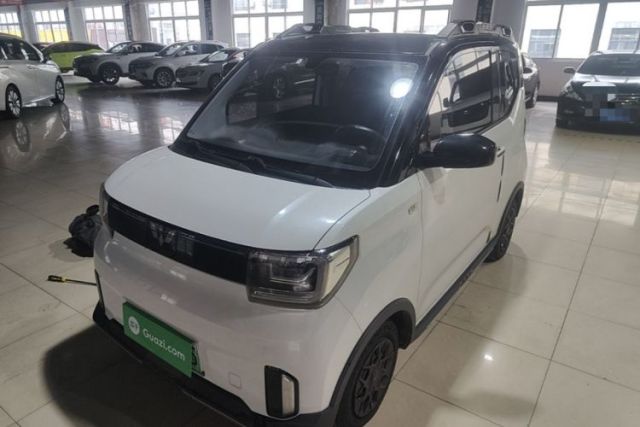 Używany Wuling Hongguang MINIEV 2022 GAMEBOY 300km Enthusiast Model with Lithium Iron Phosphate