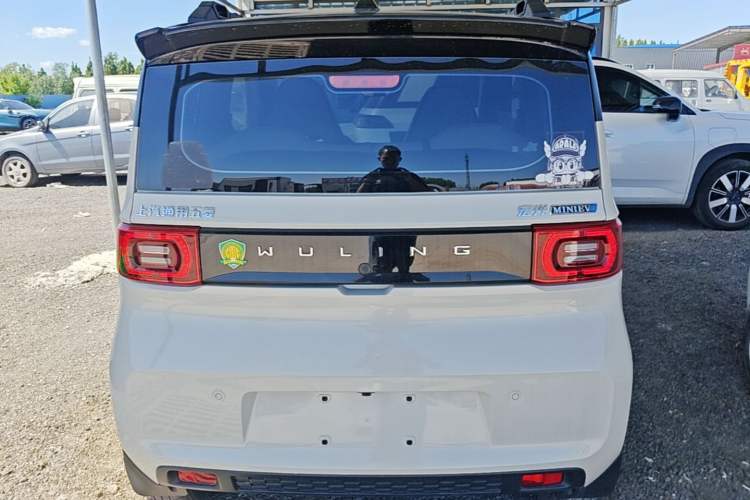 Used Wuling Hongguang MINIEV 2022 Macaron Fashion Edition Lithium-Nickel-Cobalt-Alpha-oxide Rear