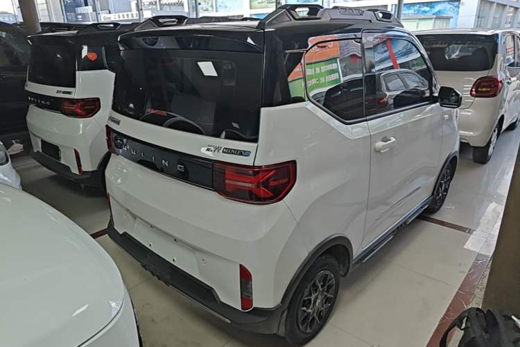 Used Wuling Hongguang MINIEV 2022 GAMEBOY 300km Enthusiast Model with Lithium Iron Phosphate Rear Right 45 Deg