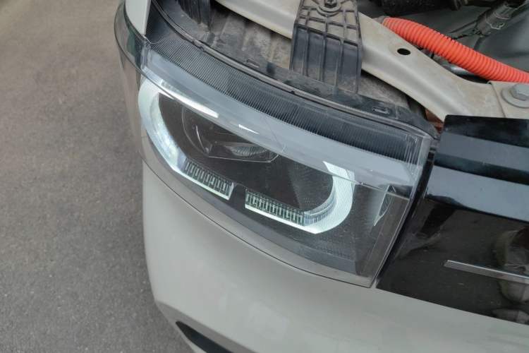 Used Wuling Hongguang MINIEV 2022 Macaron Premium Model – Lithium Iron Phosphate Right Front Headlight