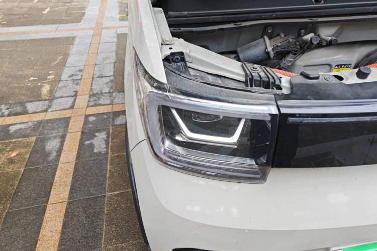 Used Wuling Hongguang MINIEV 2022 GAMEBOY 200km Gaming Edition with Lithium Iron Phosphate Right Front Headlight