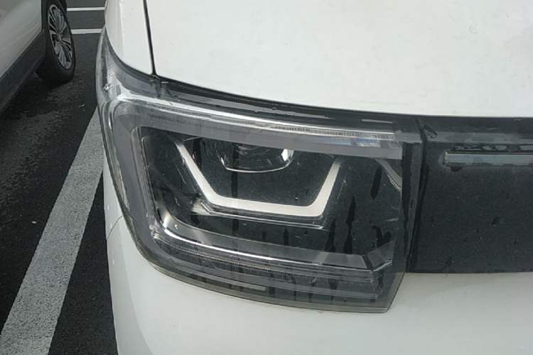 Used Wuling Hongguang MINIEV 2022 GAMEBOY 200km Gaming Edition with Lithium Iron Phosphate Right Front Headlight