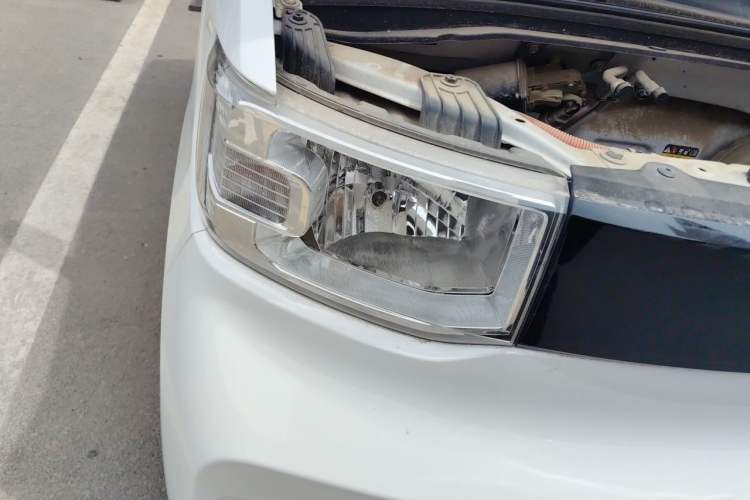Used Wuling Hongguang MINIEV 2022 Macaron Premium Model – Lithium Ternary Battery Right Front Headlight