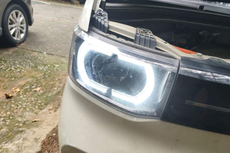 Used Wuling Hongguang MINIEV 2022 Macaron Premium Model – Lithium Iron Phosphate Right Front Headlight