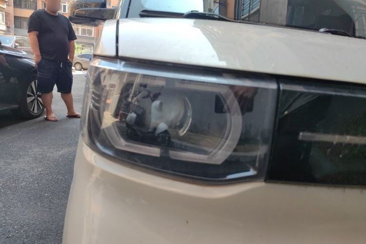 Used Wuling Hongguang MINIEV 2022 Macaron Premium Model – Lithium Iron Phosphate Right Front Headlight