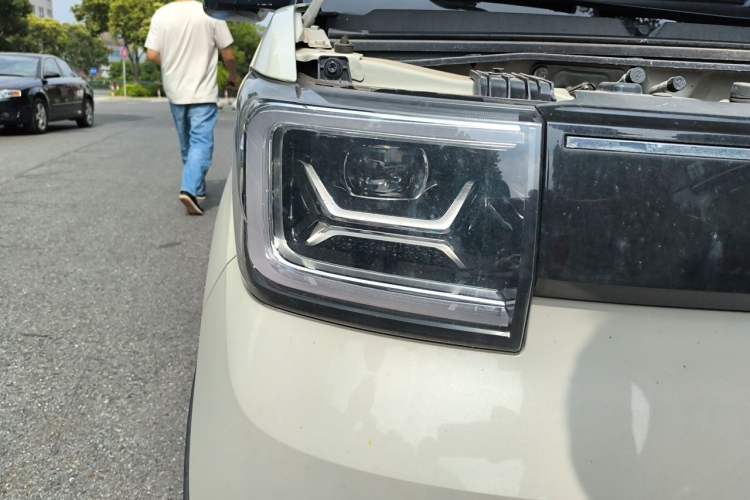 Used Wuling Hongguang MINIEV 2022 GAMEBOY 200km Gaming Edition with Lithium Iron Phosphate Right Front Headlight