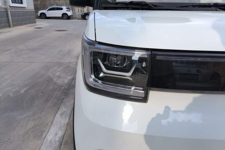 Used Wuling Hongguang MINIEV 2022 GAMEBOY 200km Gaming Edition with Lithium Iron Phosphate Right Front Headlight