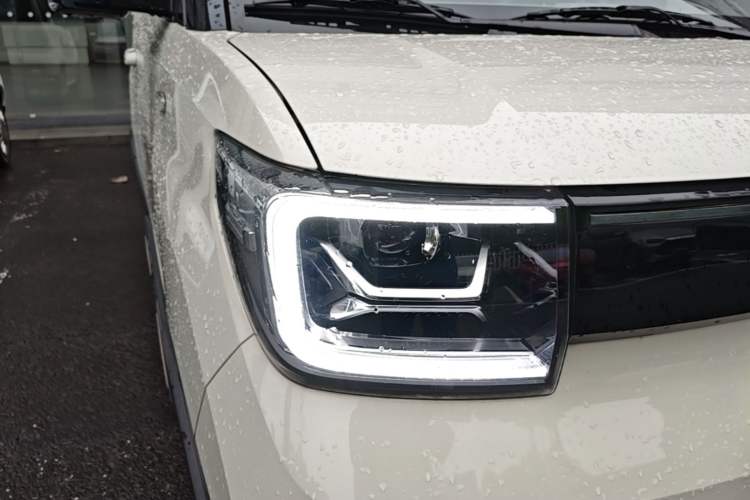 Used Wuling Hongguang MINIEV 2022 GAMEBOY 200km Gaming Edition with Lithium Iron Phosphate Right Front Headlight