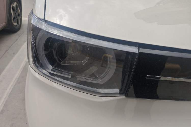 Used Wuling Hongguang MINIEV 2022 Macaron Premium Model – Lithium Iron Phosphate Right Front Headlight
