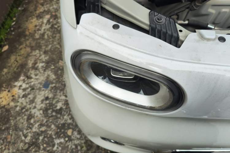 Used Wuling Hongguang MINIEV 2022 Macaron Premium Model – Lithium Ternary Battery Right Front Headlight