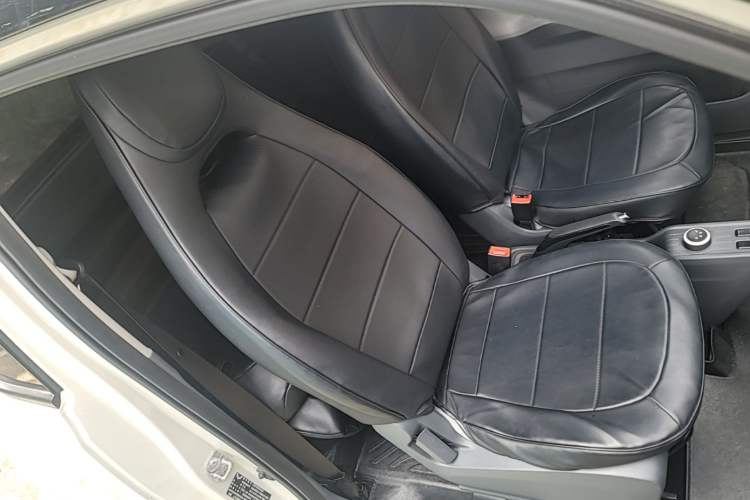 Used Wuling Hongguang MINIEV 2022 Macaron Fashion Model Lithium Iron Phosphate Right Front Seat