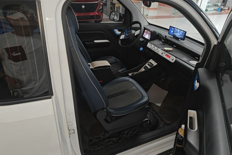 Used Wuling Hongguang MINIEV 2022 GAMEBOY 300km Enthusiast Model with Lithium Iron Phosphate Right Front Seat