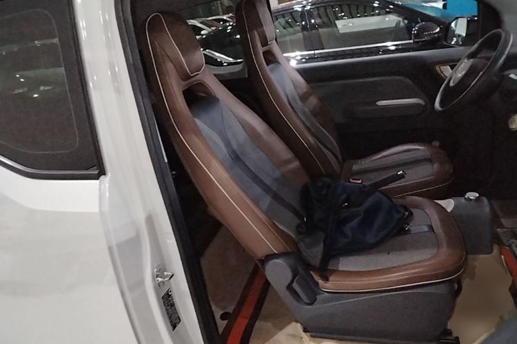 Used Wuling Hongguang MINIEV 2022 GAMEBOY 200km Gaming Edition with Lithium Iron Phosphate Right Front Seat
